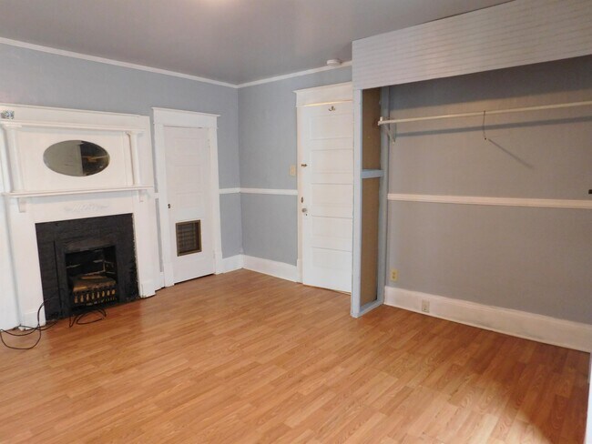 Building Photo - 530 6th St
