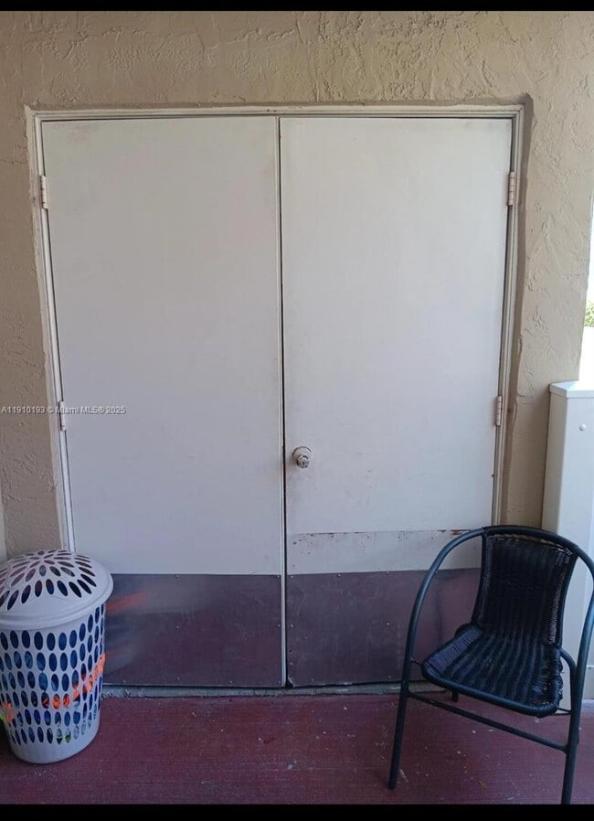 Foto del edificio - 18870 NW 57th Ave