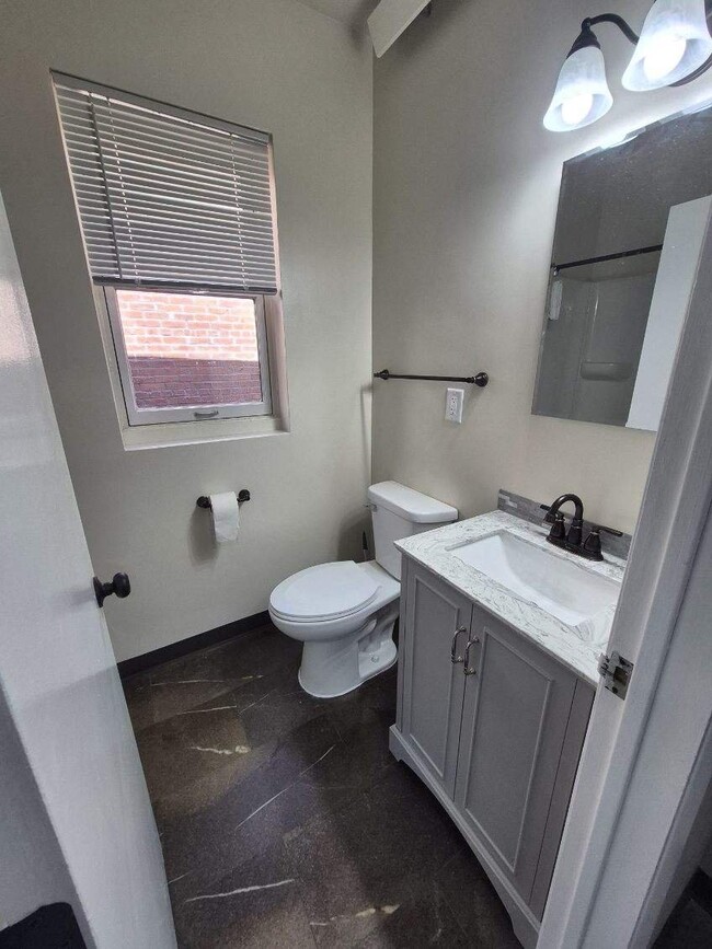 Building Photo - 301 N Riverfront Dr
