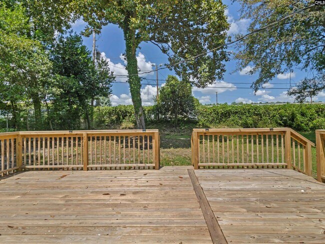 Foto del edificio - 1342 Karlaney Ave