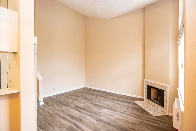 Foto del edificio - 1222 Coyote Creek Ct