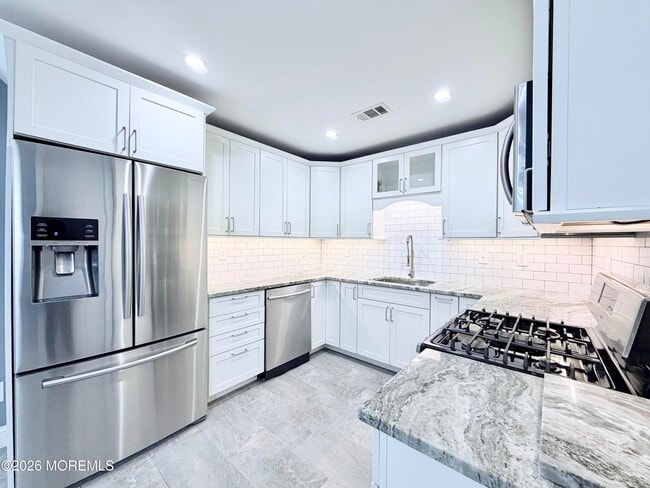 Building Photo - 7 Longfellow Ct