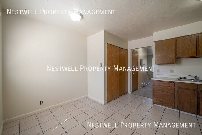 Foto del edificio - 1481 Mandalay Rd W