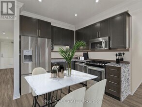 Building Photo - 3563 Lake Shore Blvd W