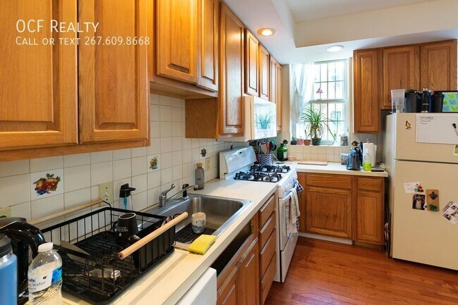 Foto del edificio - Three Bedroom Graduate Hospital Apartment