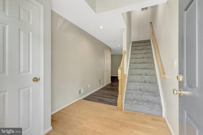 Building Photo - 2579 James Madison Cir
