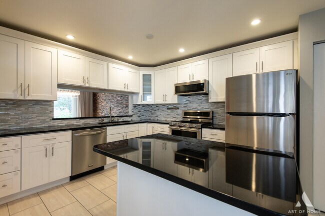 Foto del edificio - 115 Old Oak Ct E