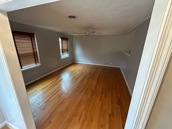 Building Photo - 15 Chatfield Dr