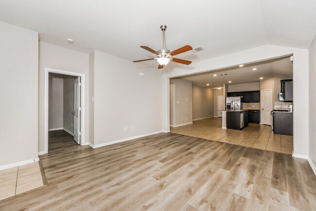 Building Photo - 829 Walls Blvd