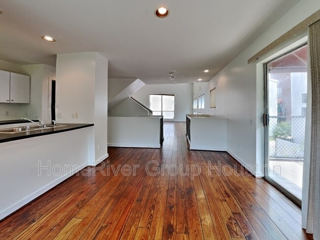 Building Photo - 2605 Calumet St