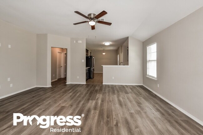 Foto del edificio - 1200 Silver Maple Ln