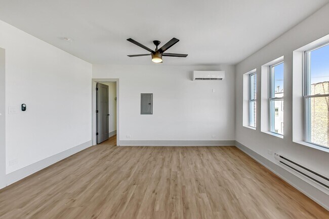 Foto del edificio - 3546 N Southport Ave
