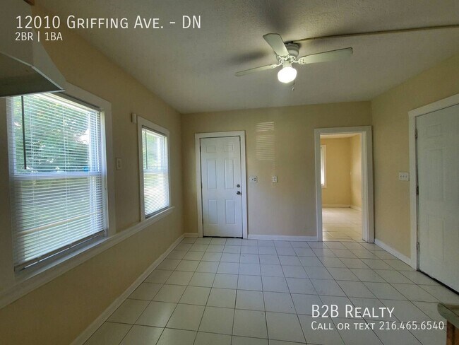 Foto del edificio - 12010 Griffing Ave