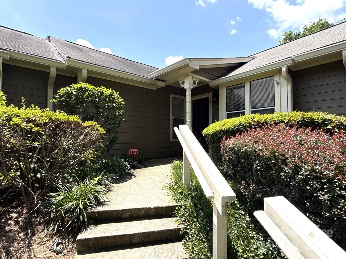 Foto principal - 2720 Von Thuringer Ct