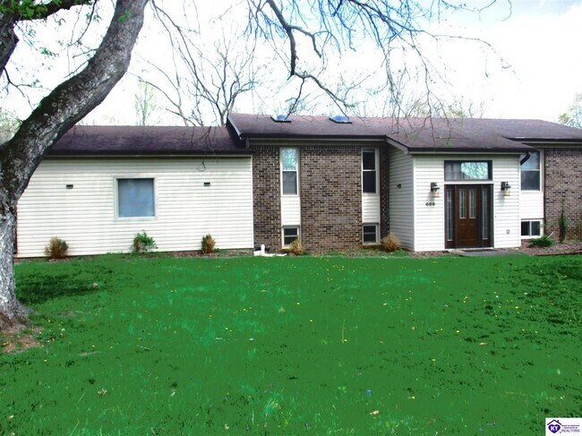 Foto del edificio - 609 Foxfire Rd