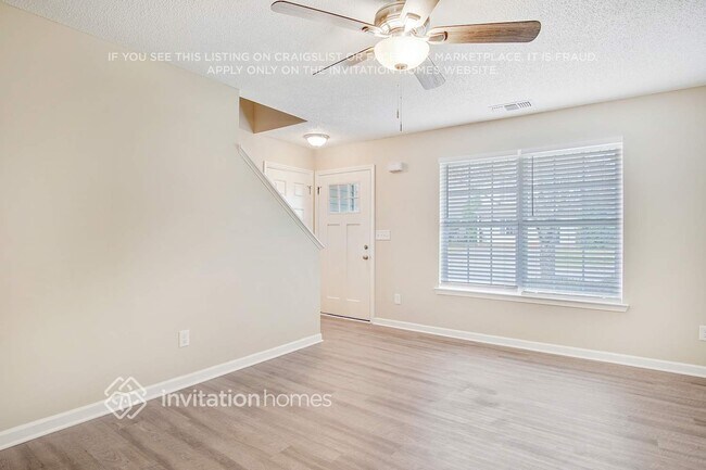 Foto del edificio - 408 Kendall Ln
