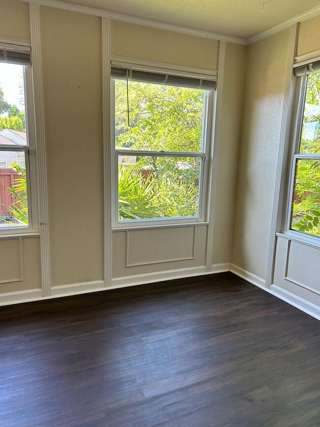 Foto del edificio - 2230 Redwood St
