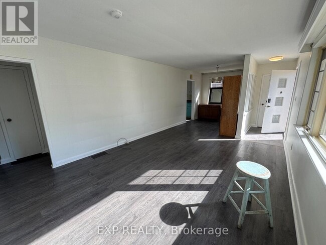 Building Photo - 559 Drury Ln