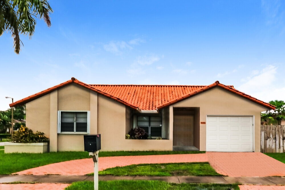 Foto principal - 10495 SW 68th St