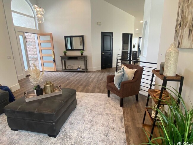 Building Photo - 4100 Sqft Gorgeous Home with Amazing Temple and Valley Views