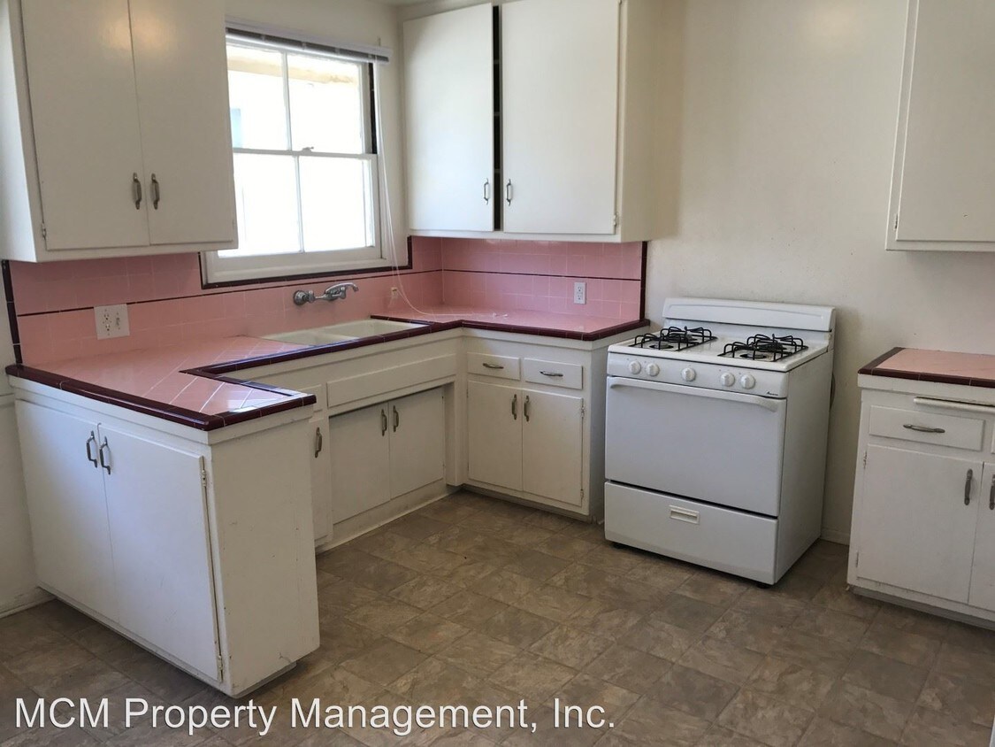 Primary Photo - 1246 N ORANGE Dr