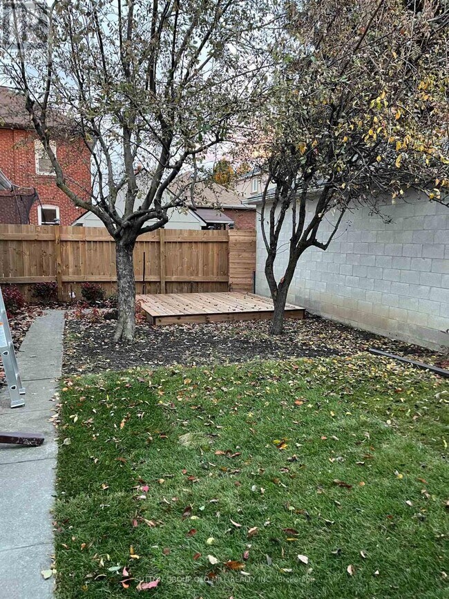 Photo du bâtiment - MAIN FLOOR - 97 TWELFTH STREET