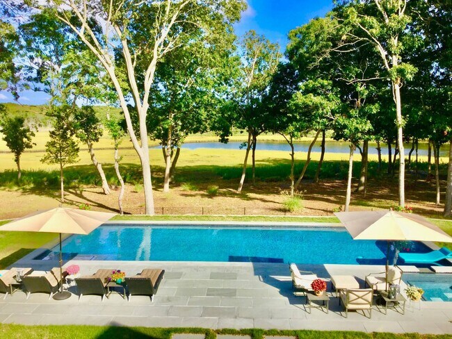 Foto del edificio - 18 Fairleigh Ct