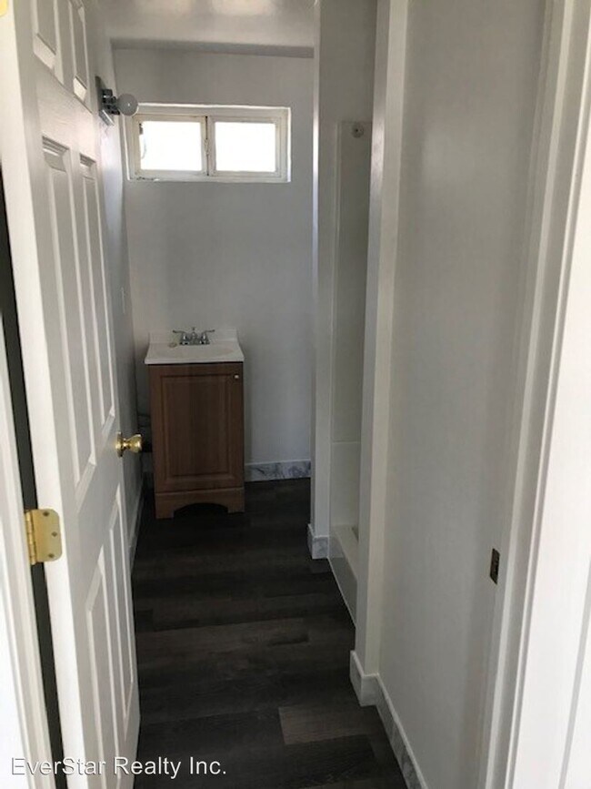 Foto del edificio - 4335 Fallon Dr