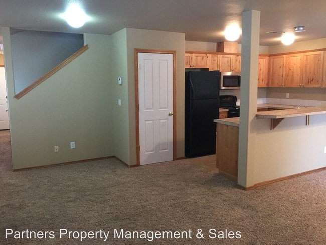 Building Photo - 3 br, 2.5 bath House - 2988 SW Indian Cir.