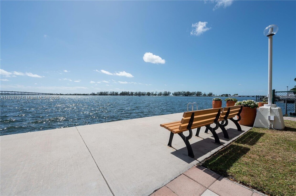 Foto principal - 1925 Brickell Ave
