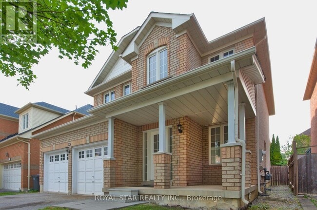 Building Photo - 15 Masters Green Crescent