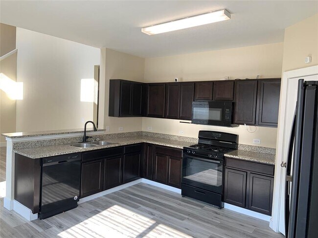 Foto del edificio - 14904 Kent Justin Dr