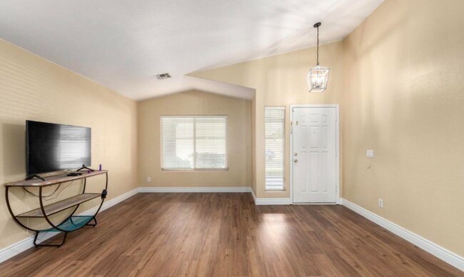 Foto del edificio - 22556 N Haley Dr