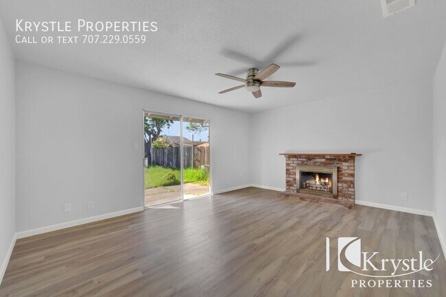 Building Photo - Wonderful home in lovely Meadows area and ...