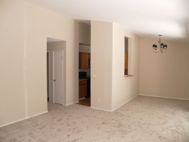 Foto del edificio - Beautiful, bright 3 bedroom 2 bathroom Dub...
