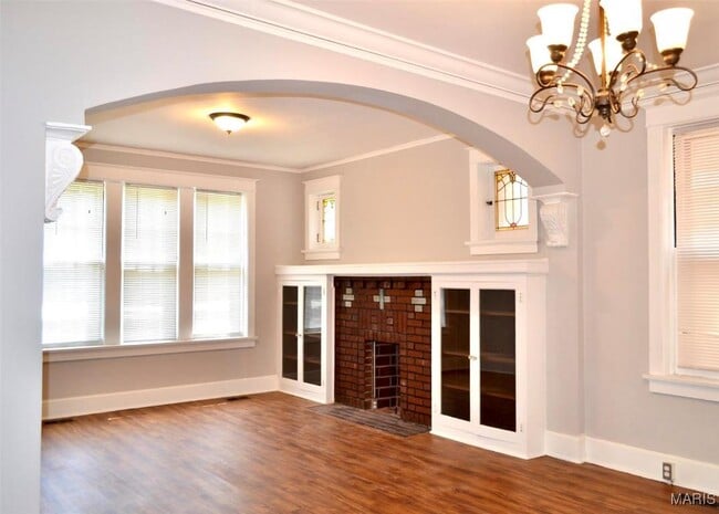 Building Photo - 4919 Murdoch Ave