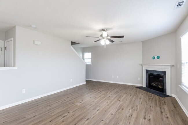 Foto del edificio - 2613 Cider Ridge Rd
