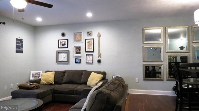 Building Photo - 61 Pear Tree Ln
