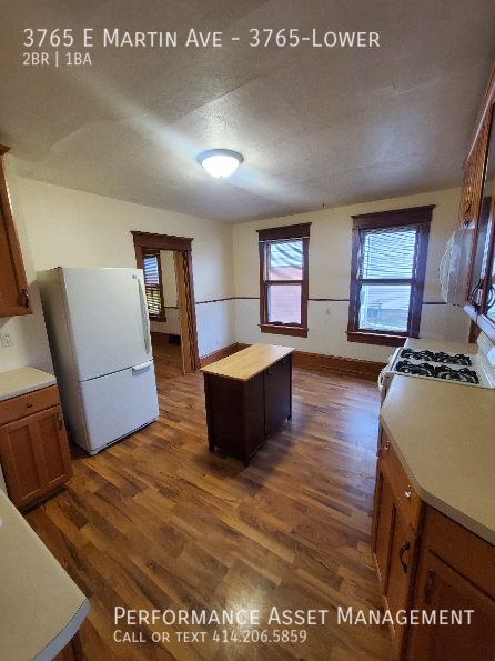 Foto del edificio - Charming 2BD/1BA Cudahy Lower Unit