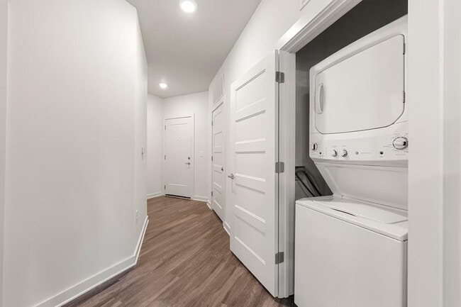 Building Photo - 2048 Bolton Dr NW