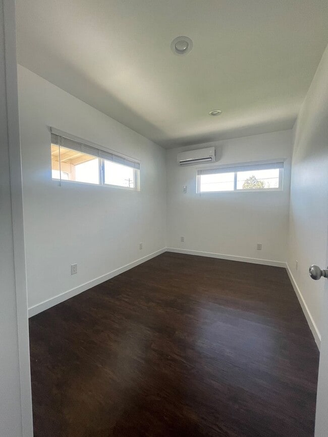 Building Photo - Now renting 2 bedroom