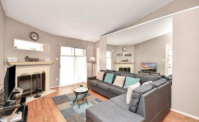 Foto del edificio - 3770 Lovers Wood Ln
