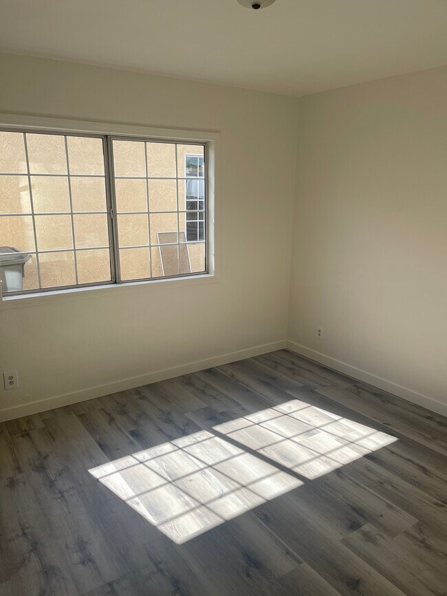 Building Photo - 12144 Wilson Ave