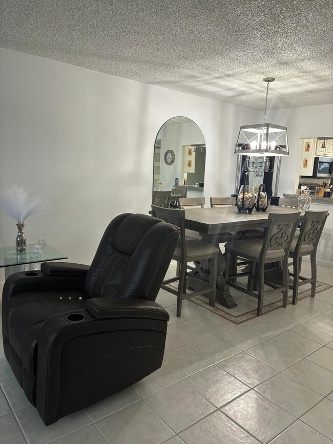 Building Photo - 9900 S Ocean Dr