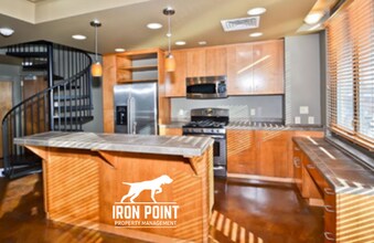 Building Photo - 2399 E Riverwalk Dr