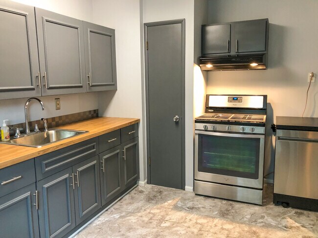 Foto del edificio - 12160 Bennington Pl