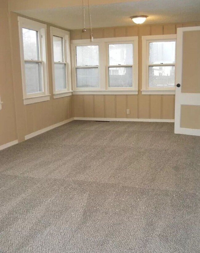 Foto del edificio - Available Now!