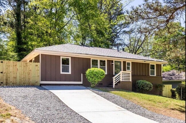 Building Photo - STUNNING RENOVATION! Modern 3BR/2BA Ranch in Sought-After Location!
