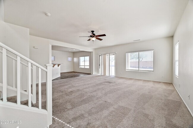 Building Photo - 43927 W Cypress Ln