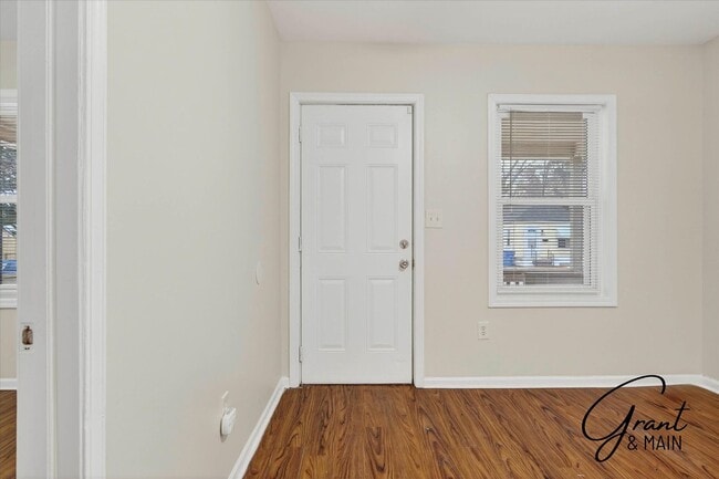 Foto del edificio - 3 bedroom ranch $1250